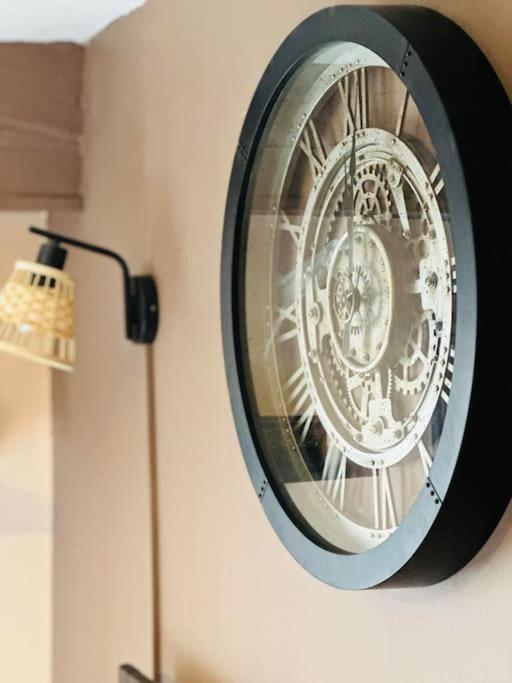 Le Refuge Apartment Laon Bagian luar foto