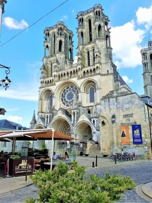 Le Refuge Apartment Laon Bagian luar foto