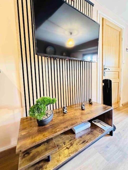 Le Refuge Apartment Laon Bagian luar foto